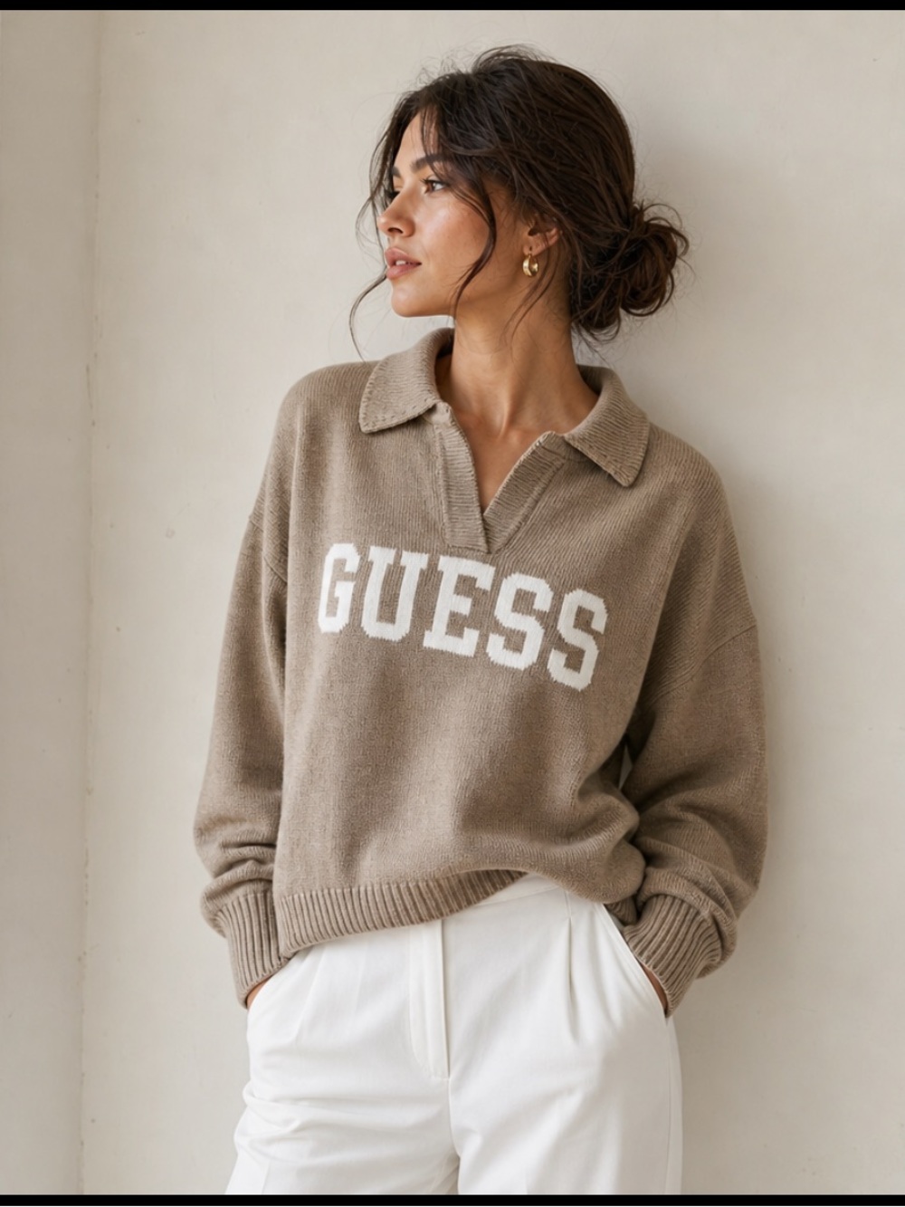 New GUESS Tan and White Collared Logo Knit Sweater. Size XS